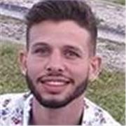 Étudiant en master informatique, je sais me mettre à la place de l'élève pour lui fournir l'explication qui lui fera ouvrir les yeux sur l'absence de difficulté que propose les maths ;)